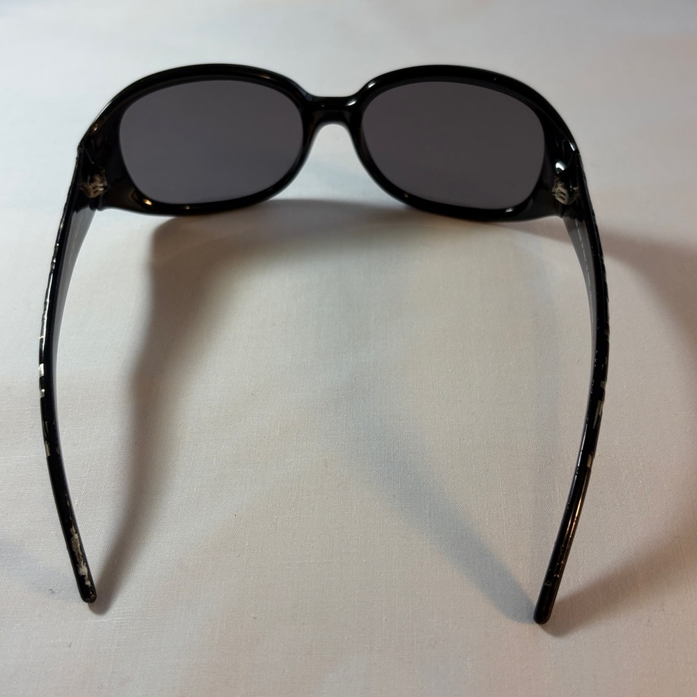 Authentic Fendi Sunglasses/Fendi Case!! - Picture 5 of 9